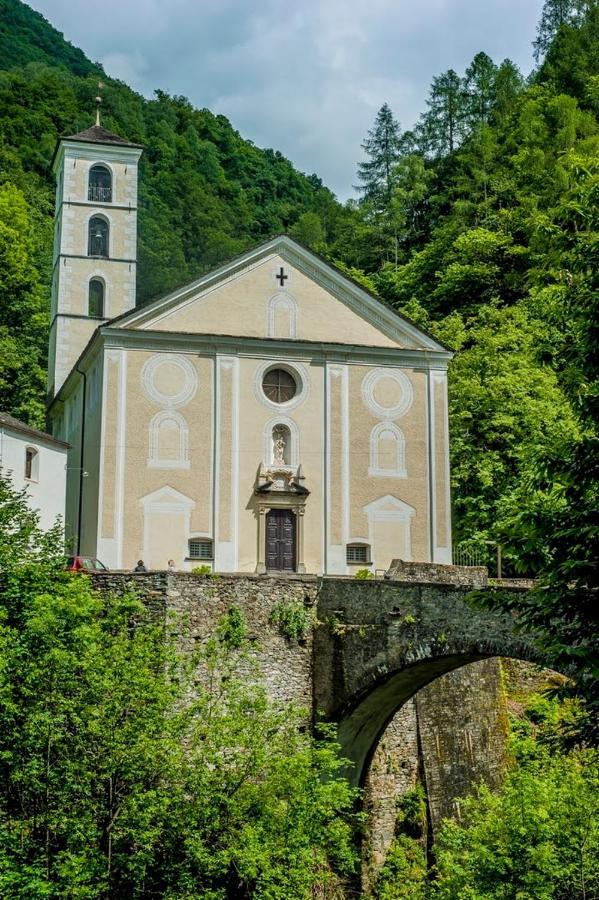 Grotto Zendralli Roveredo Buitenkant foto